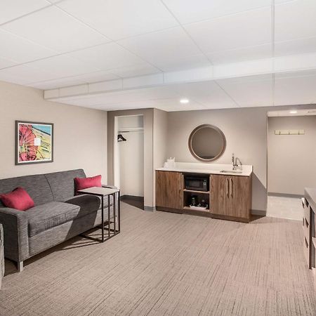 Hampton Inn & Suites Houghton Bagian luar foto