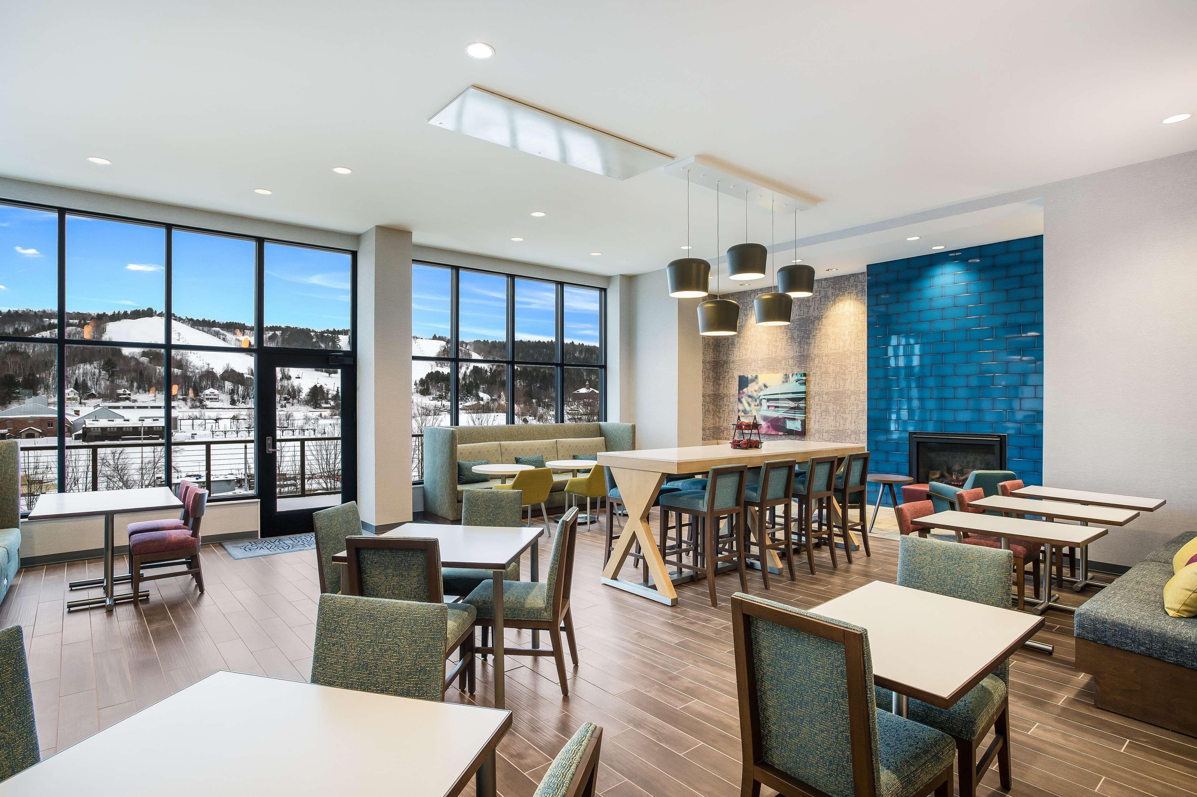 Hampton Inn & Suites Houghton Bagian luar foto