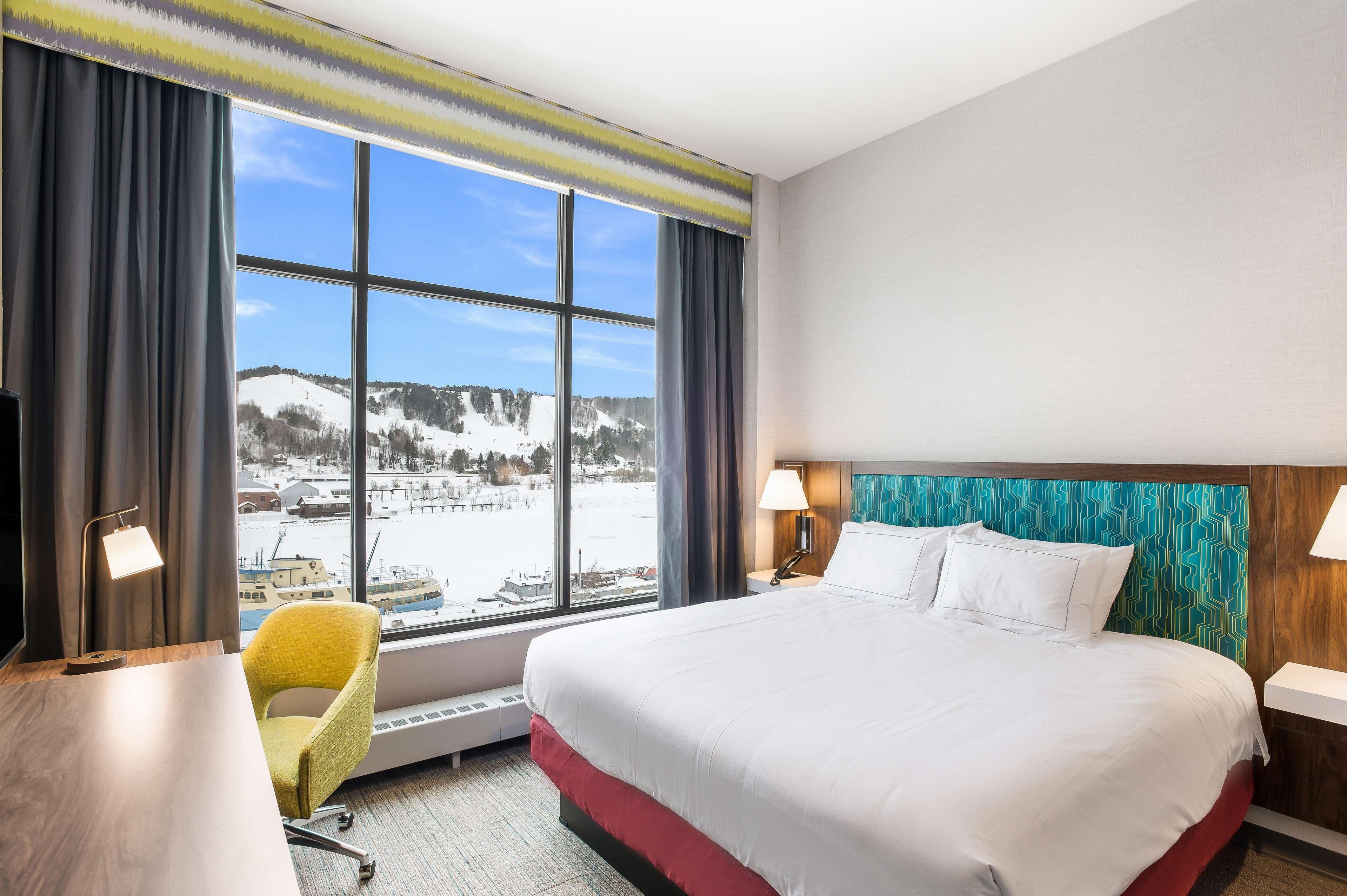 Hampton Inn & Suites Houghton Bagian luar foto