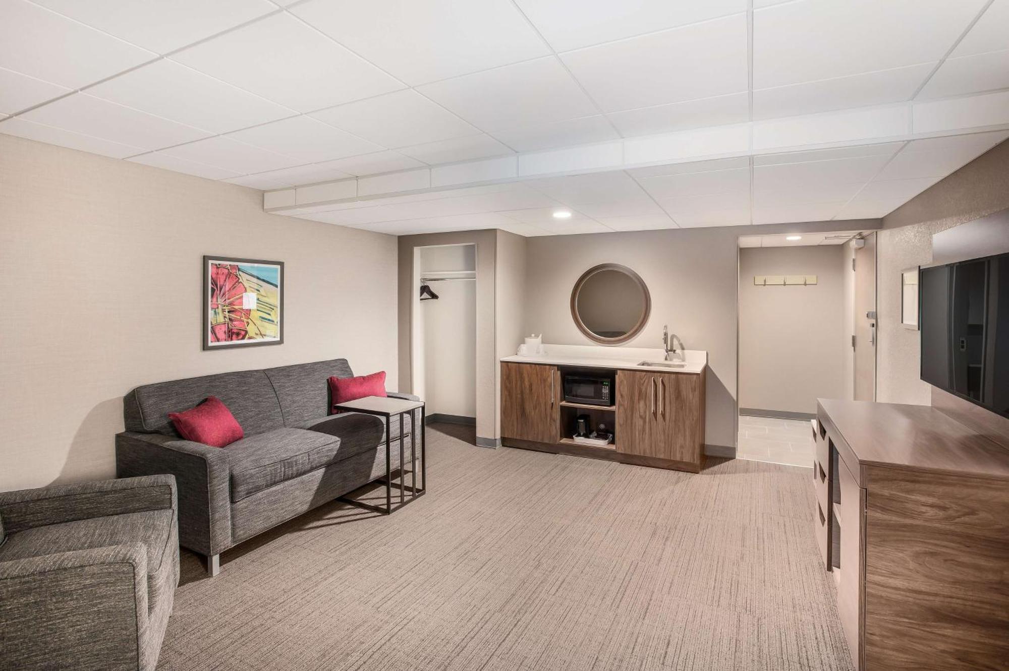 Hampton Inn & Suites Houghton Bagian luar foto
