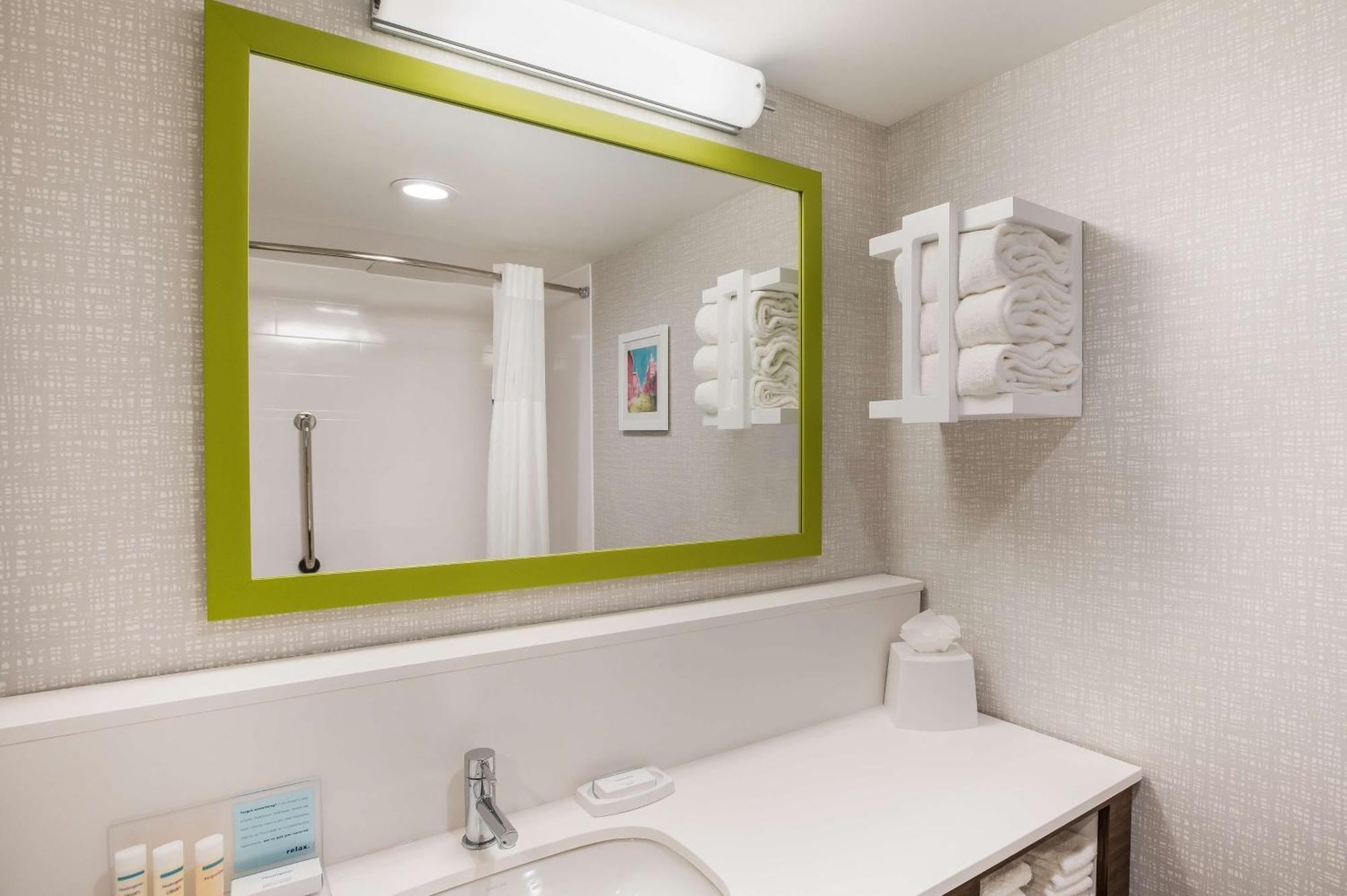 Hampton Inn & Suites Houghton Bagian luar foto